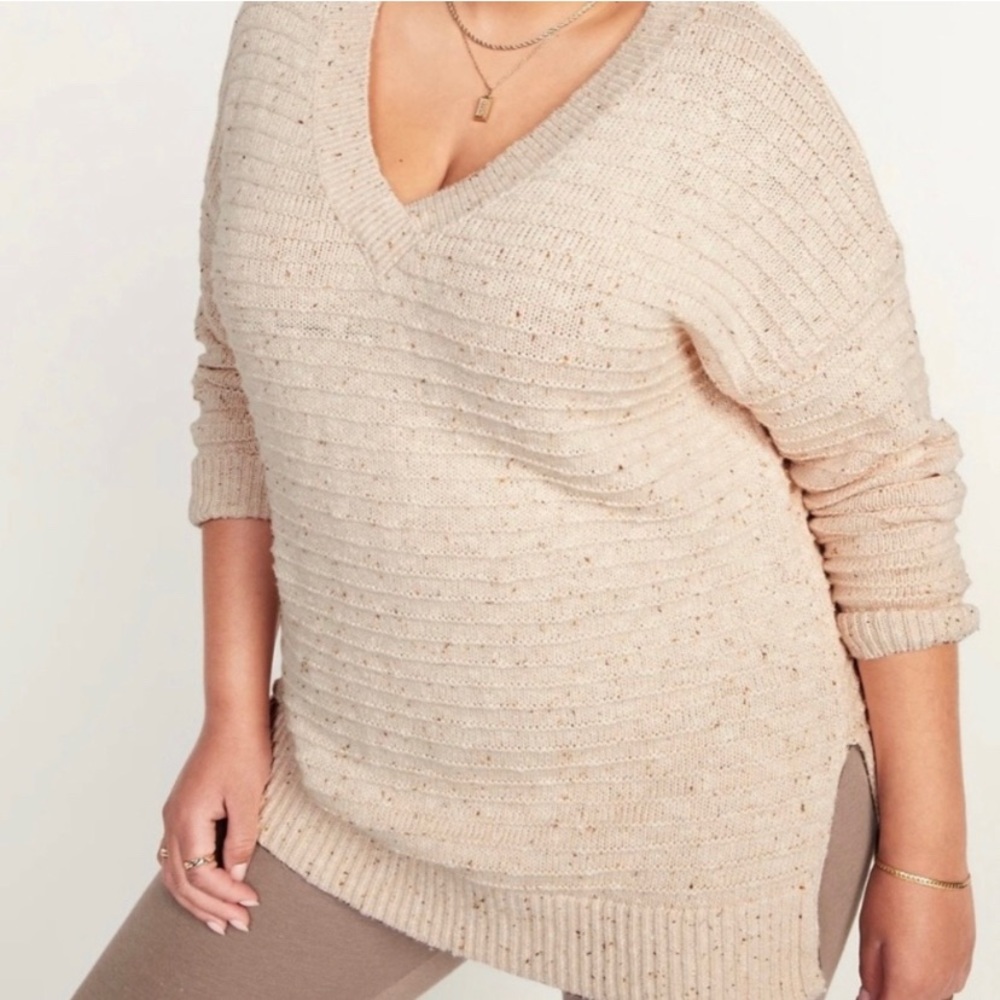 Women’s Old Navy V Neck Tunic Length Sweater